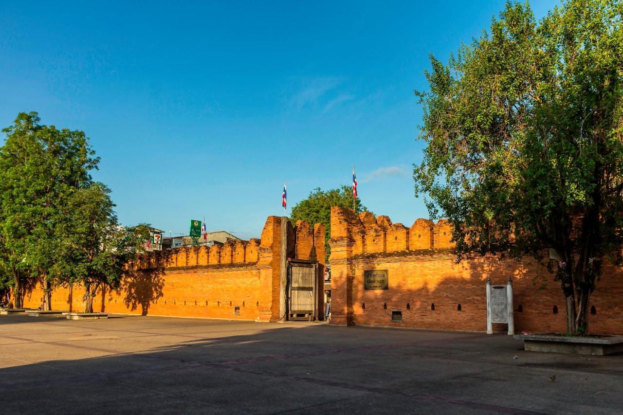 Oyo 677 Le Loftel Hostel Čiang Mai Exteriér fotografie